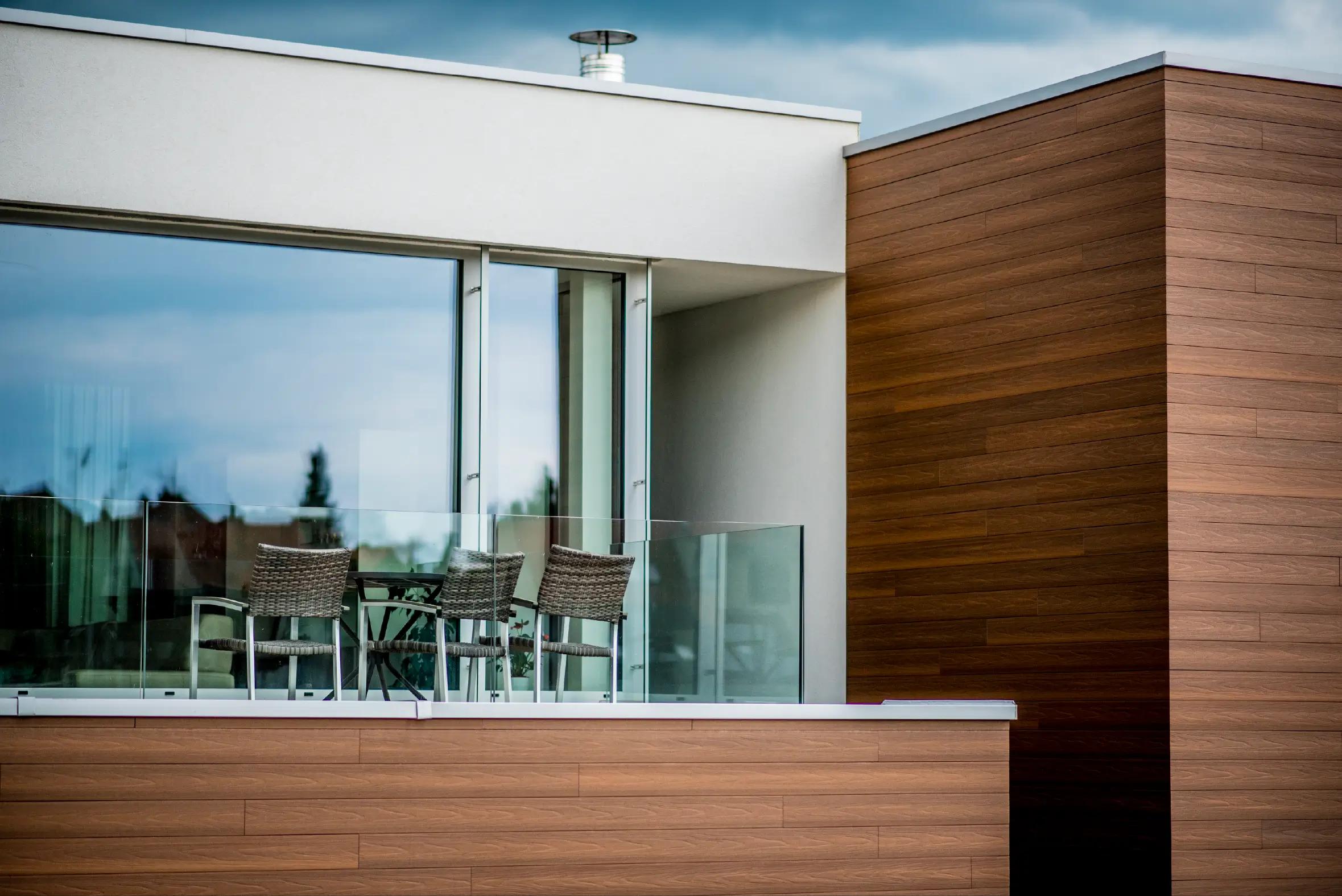 Designová terasa na míru s realistickým vzhledem dřeva